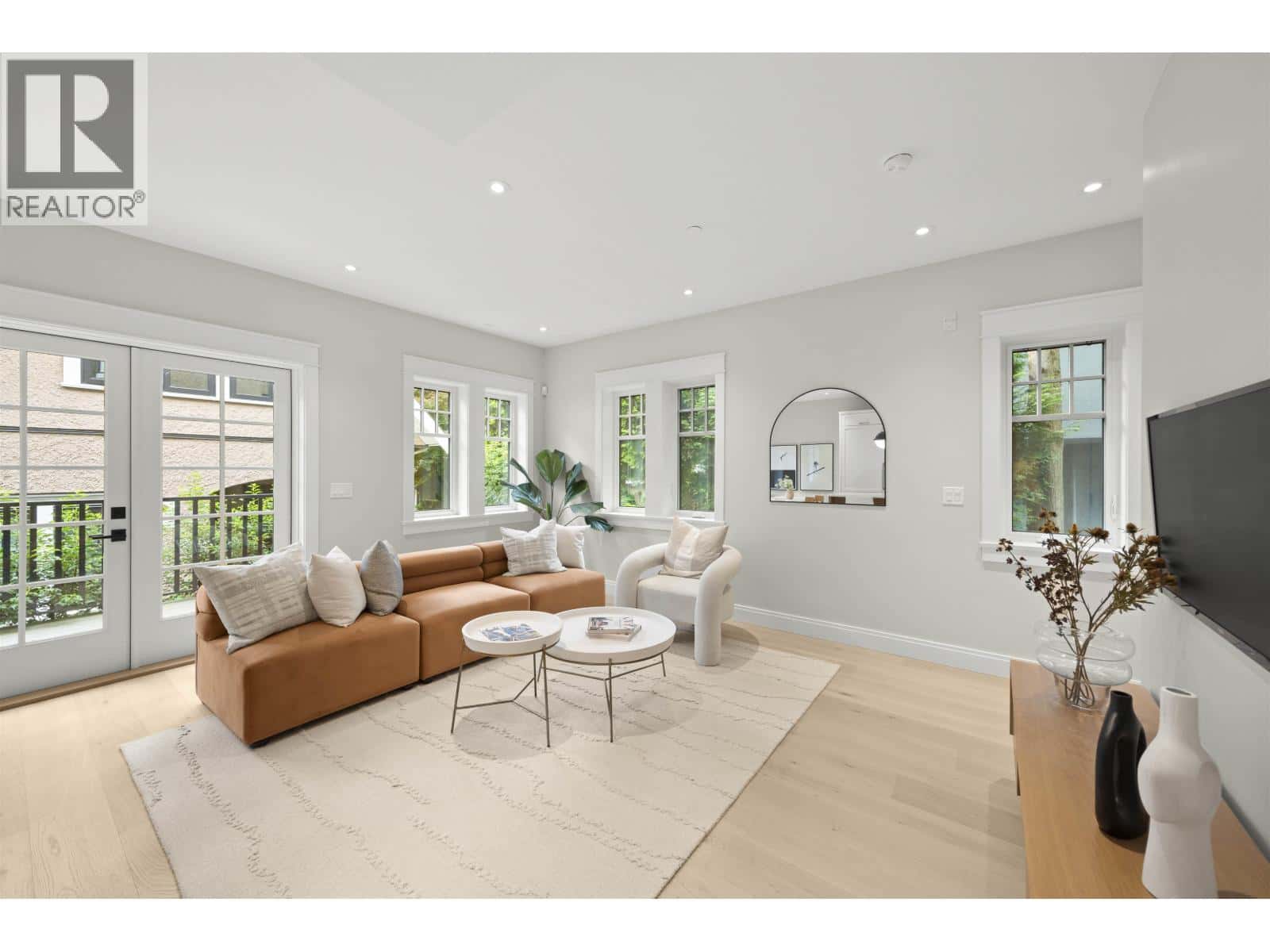 1458 W 45TH AVENUE — Vancouver, British Columbia - Photo 2 of 35