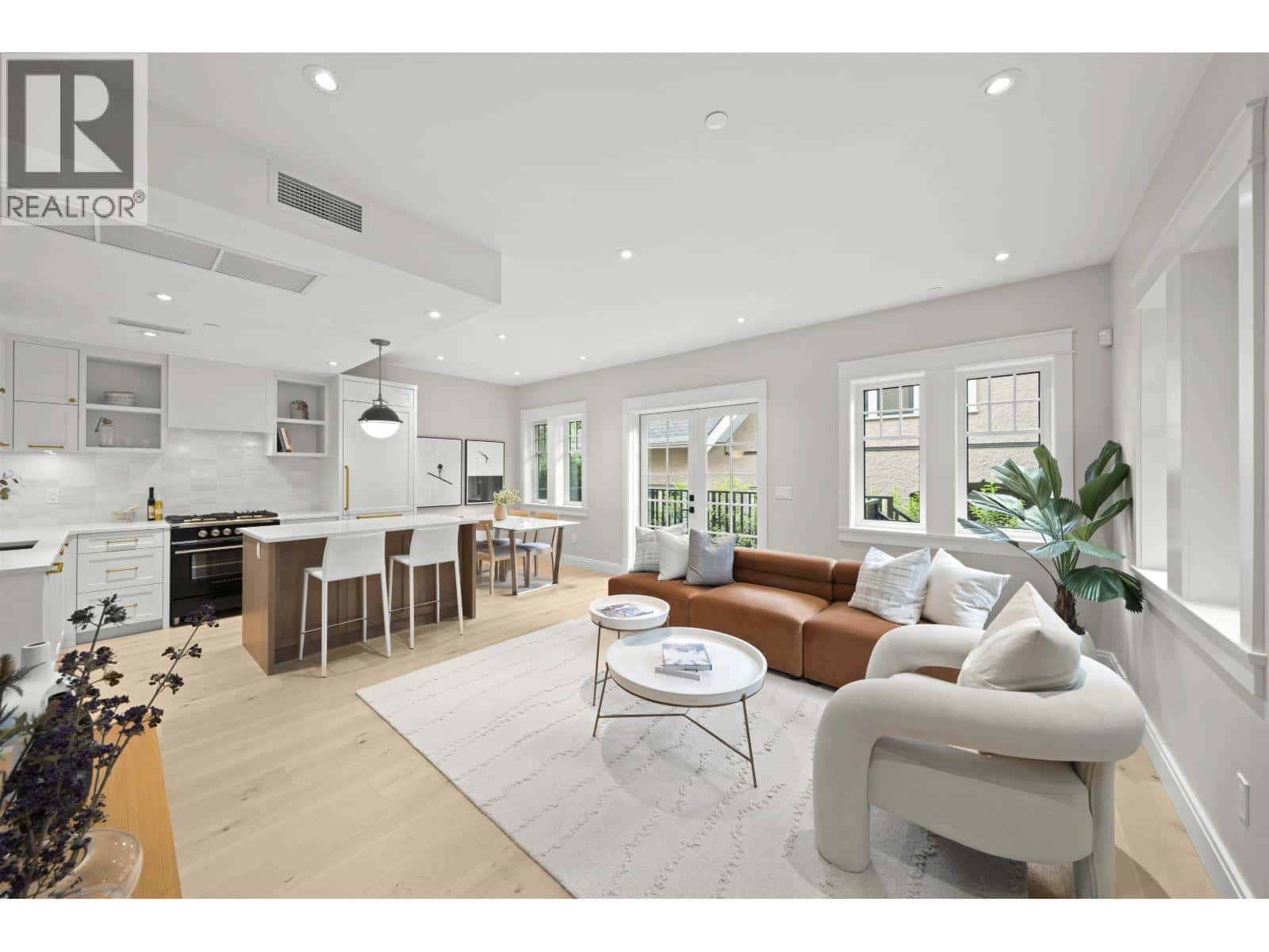 1458 W 45TH AVENUE — Vancouver, British Columbia - Photo 4 of 35