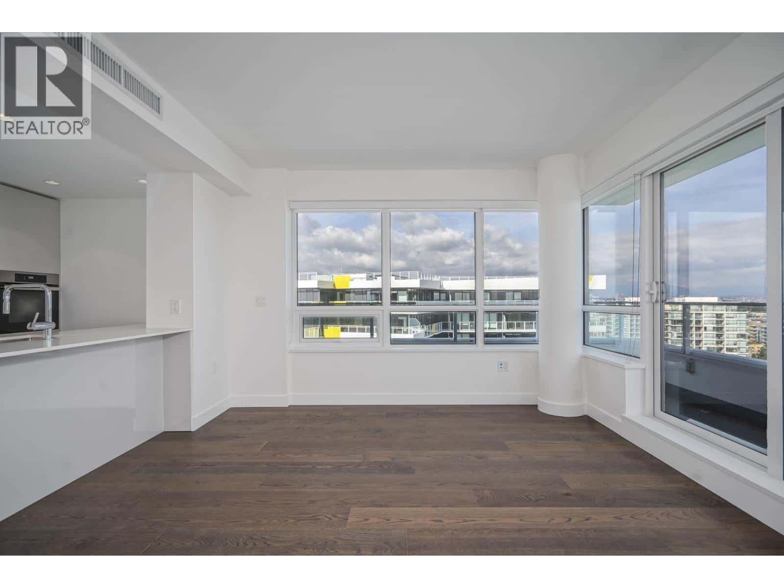 1805 5788 GILBERT ROAD — Richmond, British Columbia - Photo 5 of 12