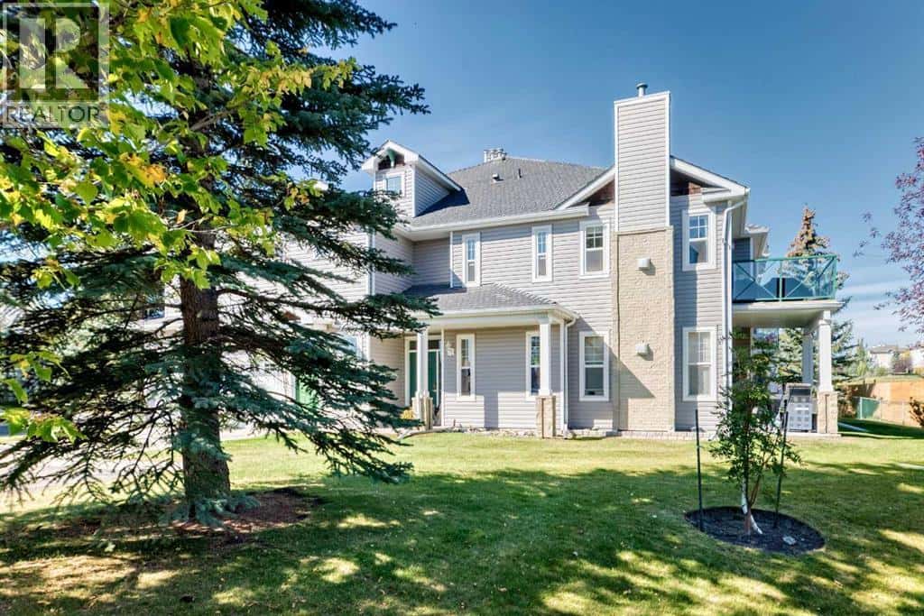 704, 39 Hidden Creek Place NW — Calgary, Alberta - Photo 3 of 36