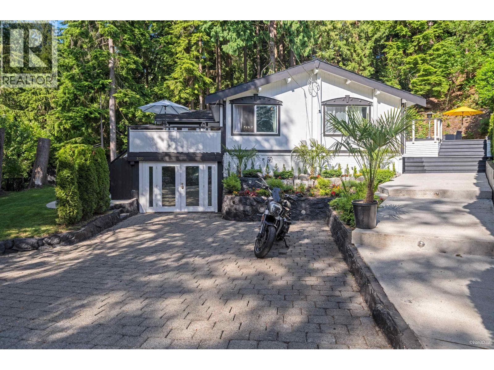 3870 EMERALD DRIVE — North Vancouver, British Columbia - Main photo
