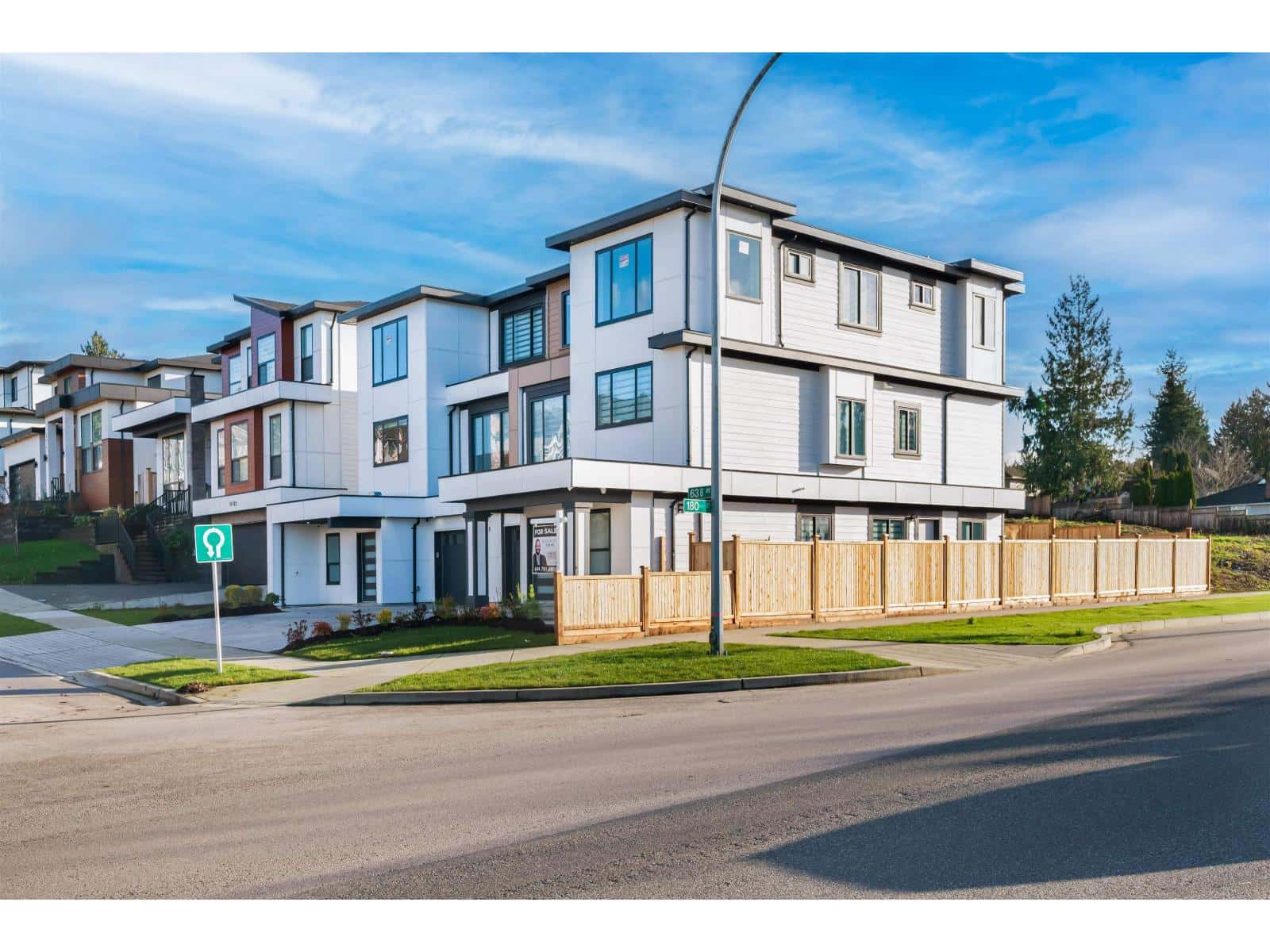 102 18002 63B AVENUE — Surrey, British Columbia - Photo 2 of 39