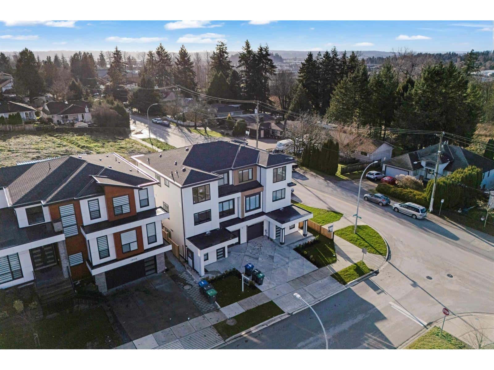 101 18002 63B AVENUE — Surrey, British Columbia - Photo 5 of 38