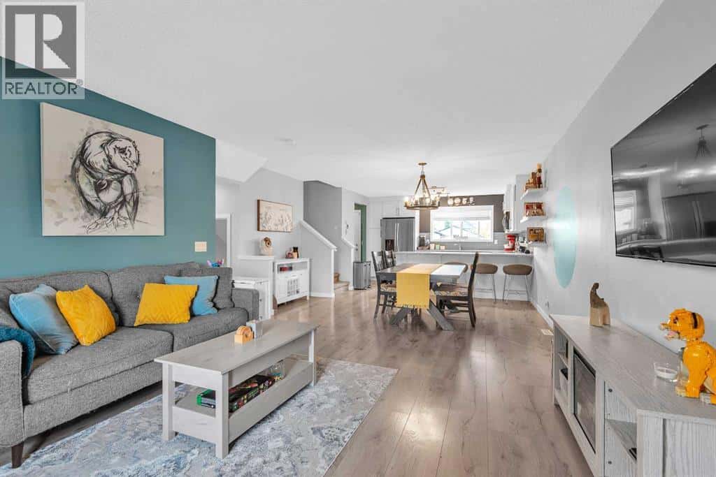 381 Legacy Boulevard SE — Calgary, Alberta - Photo 5 of 38