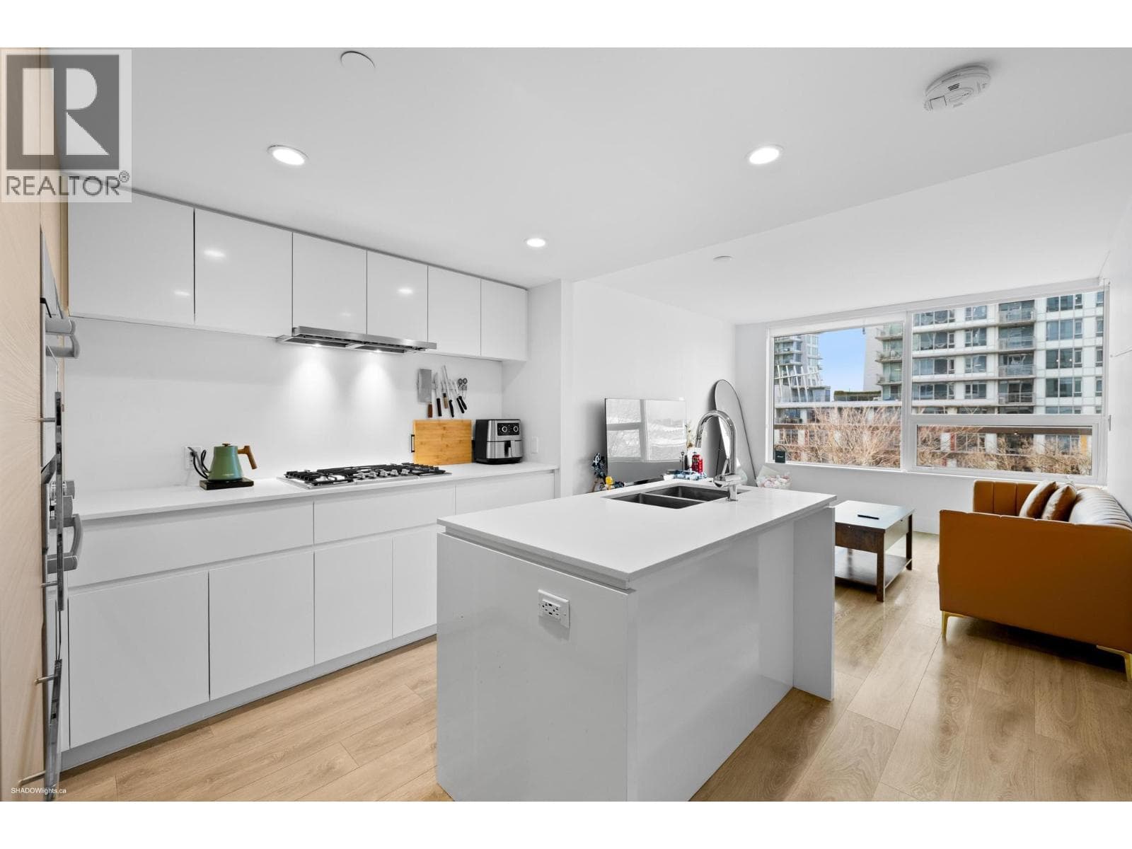 606 5508 HOLLYBRIDGE WAY — Richmond, British Columbia - Main photo