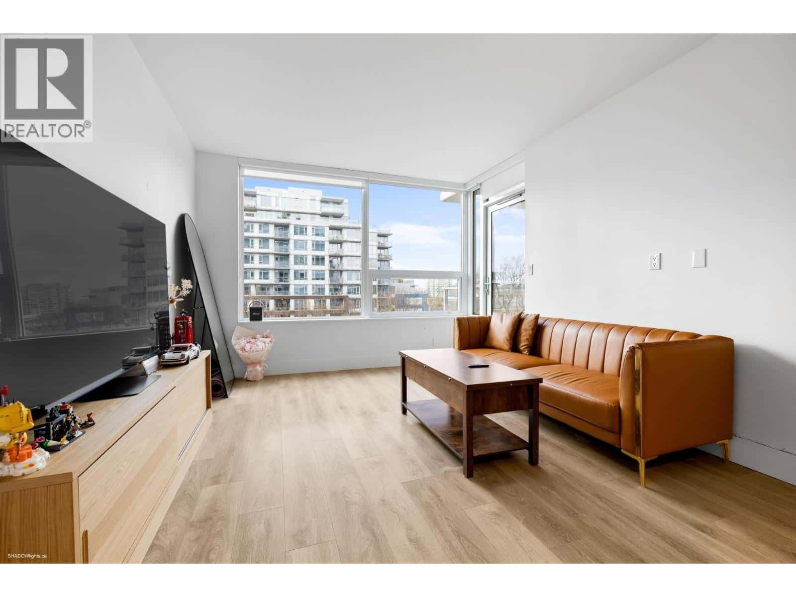 606 5508 HOLLYBRIDGE WAY — Richmond, British Columbia - Photo 3 of 32