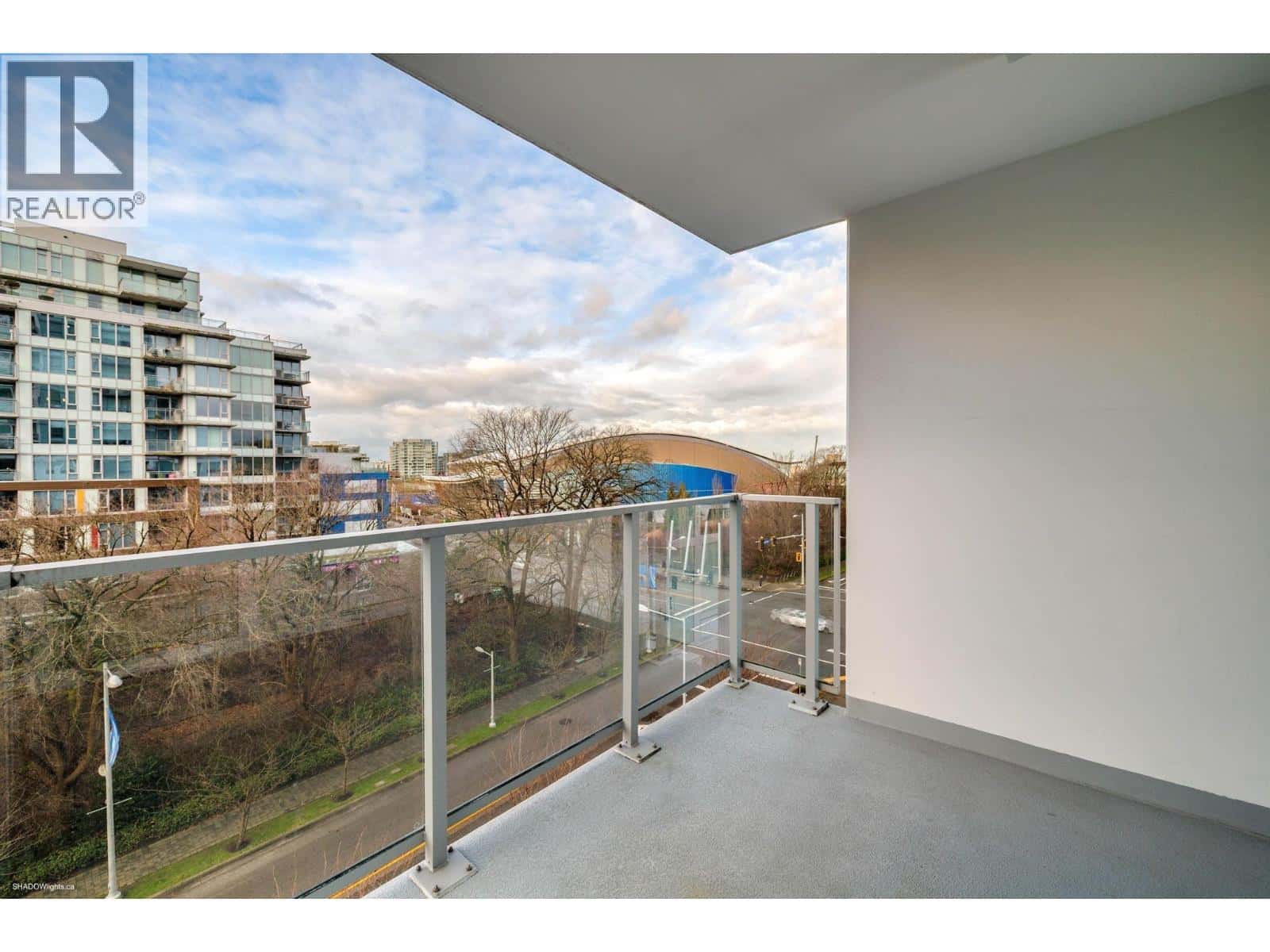 606 5508 HOLLYBRIDGE WAY — Richmond, British Columbia - Photo 4 of 32