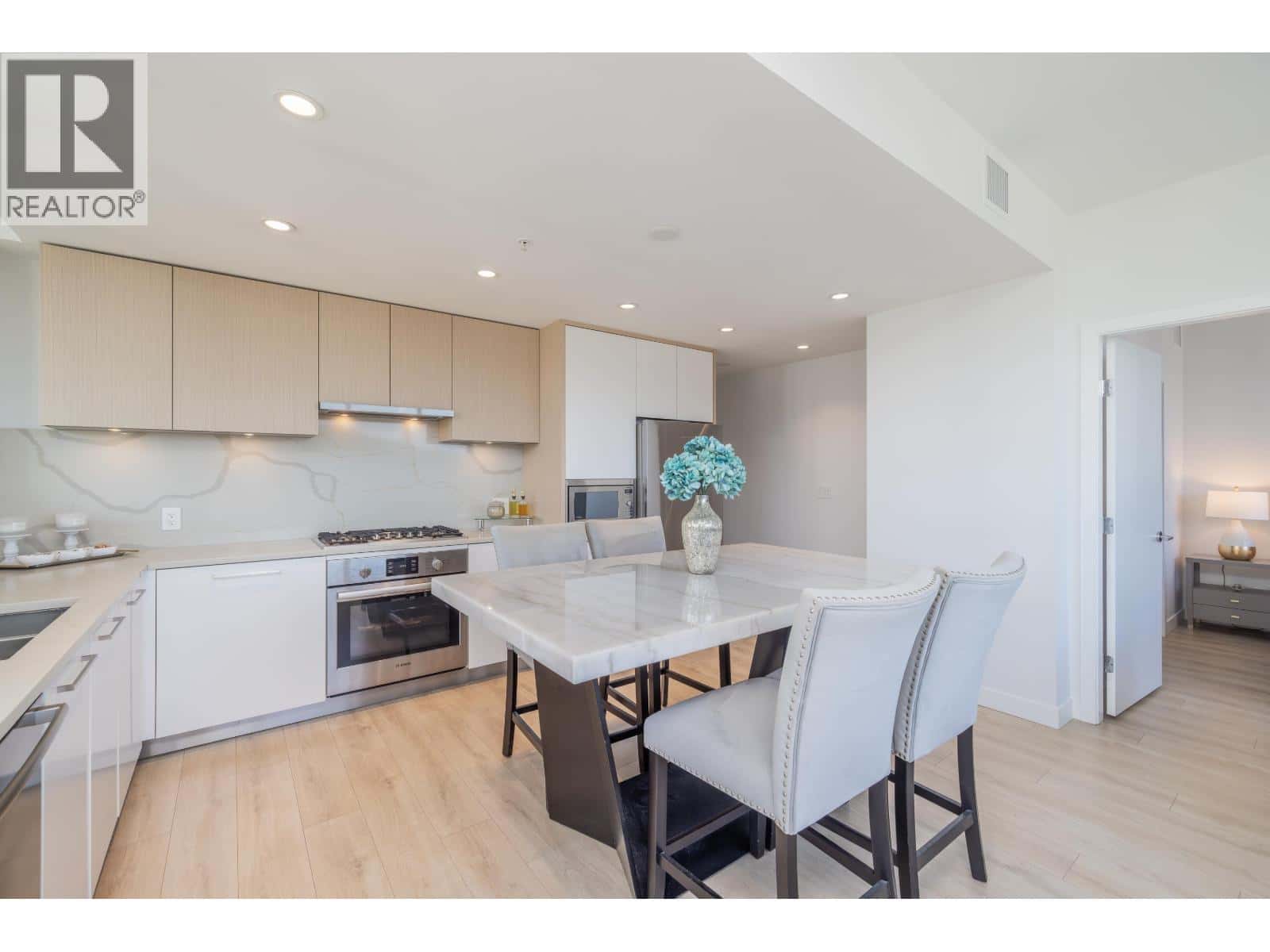 2604 567 CLARKE ROAD — Coquitlam, British Columbia - Photo 5 of 40