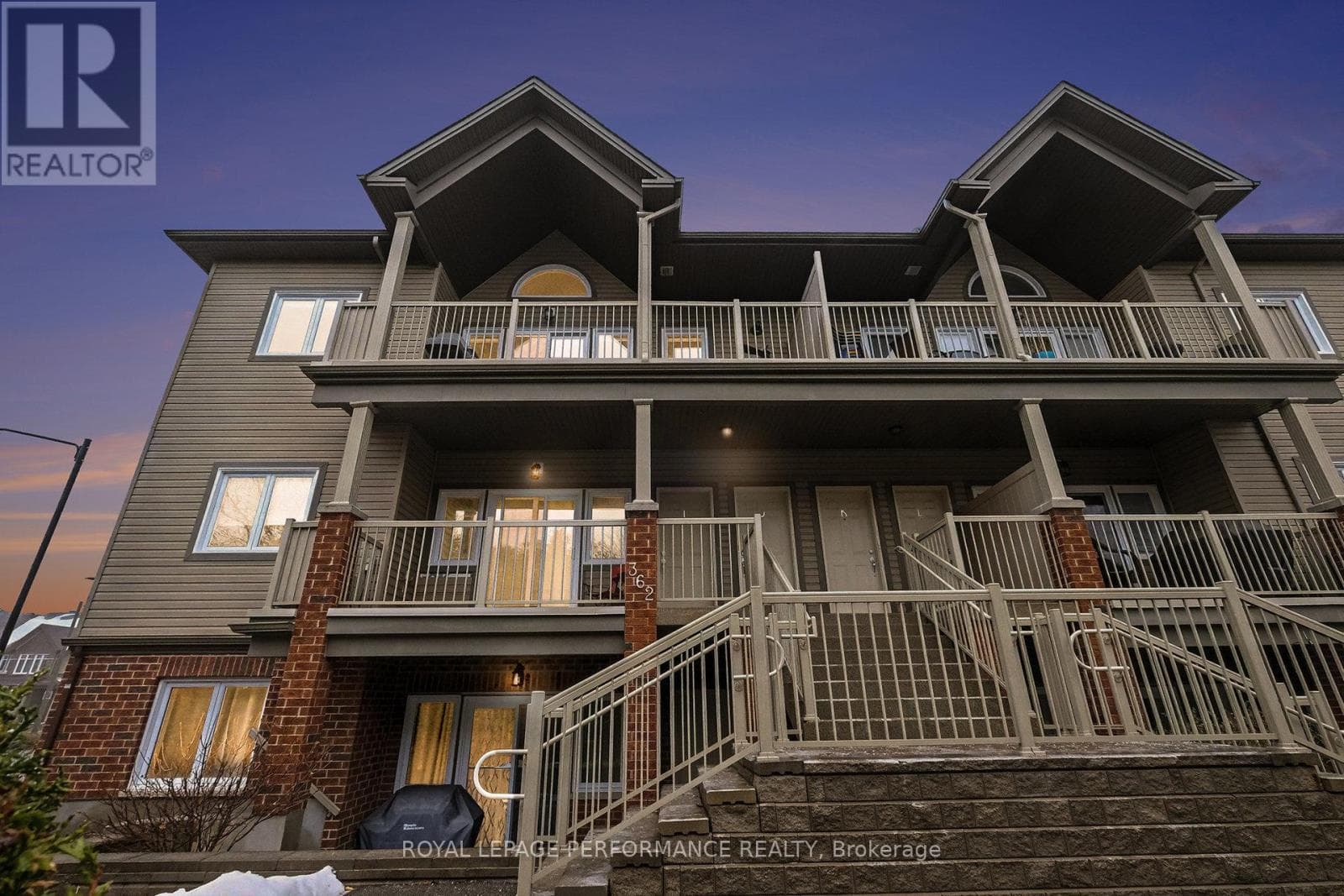 J - 362 WOOD ACRES GROVE — Ottawa, Ontario - Main photo