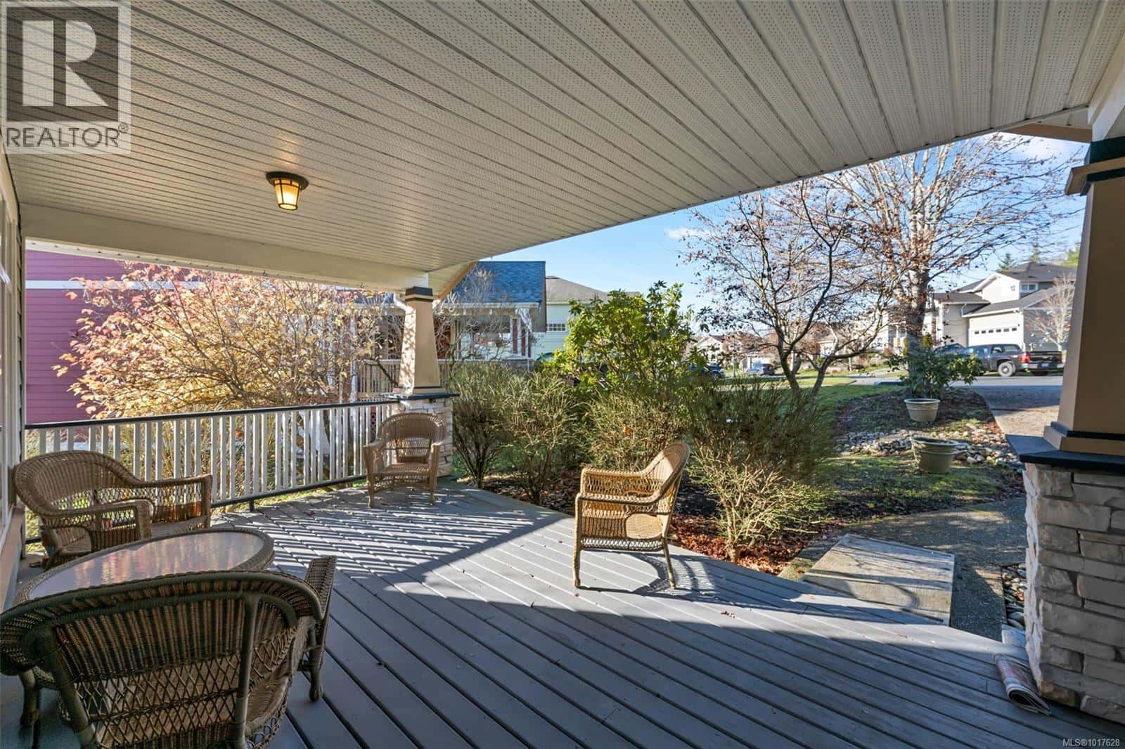 6479 Cedarview Pl — Sooke, British Columbia - Photo 4 of 60