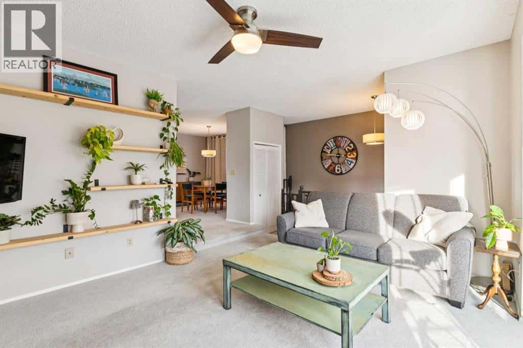 3406 Cedarille Drive SW — Calgary, Alberta - Photo 3 of 27