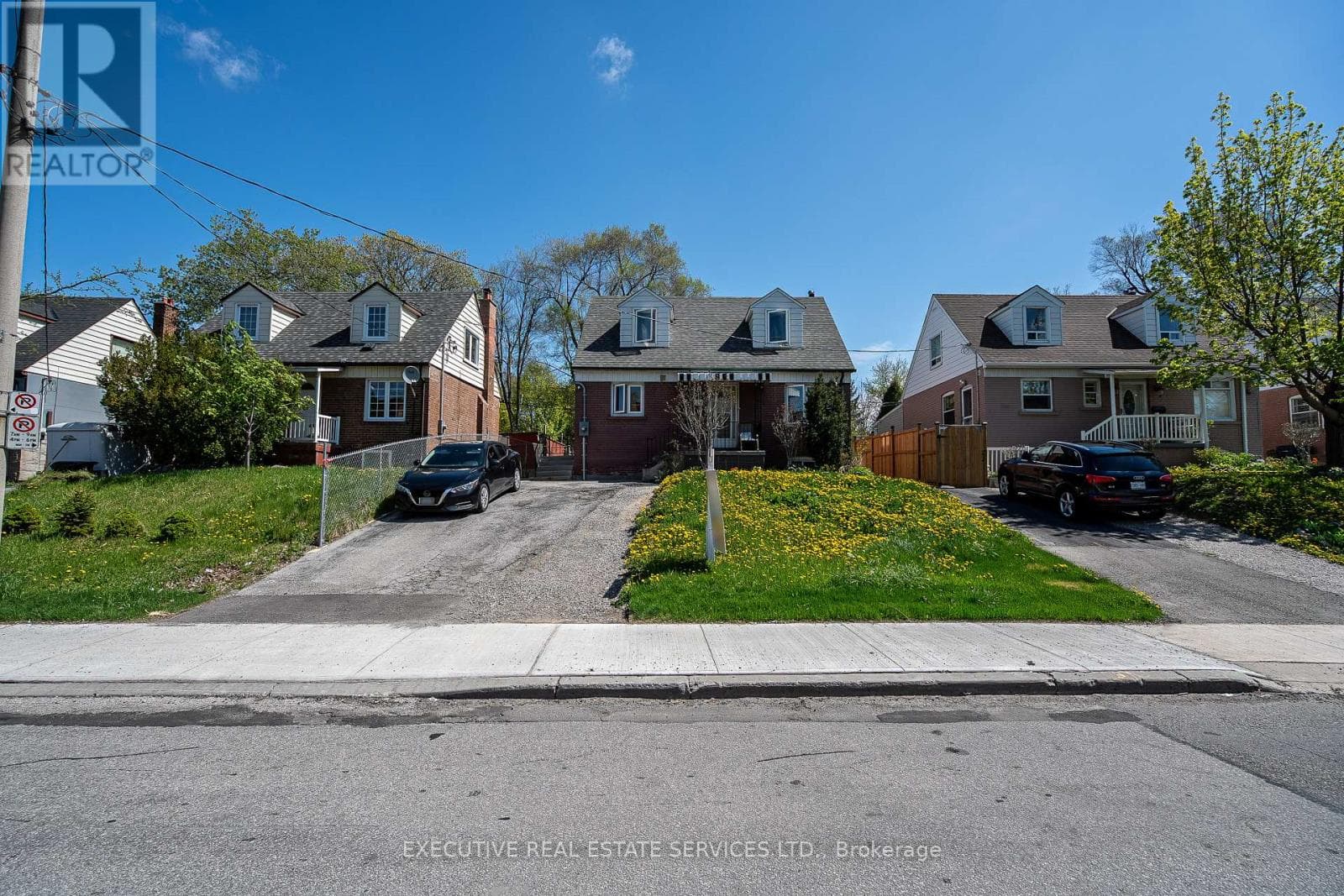 49 TRETHEWEY DRIVE — Toronto (Beechborough-Greenbrook), Ontario - Main photo