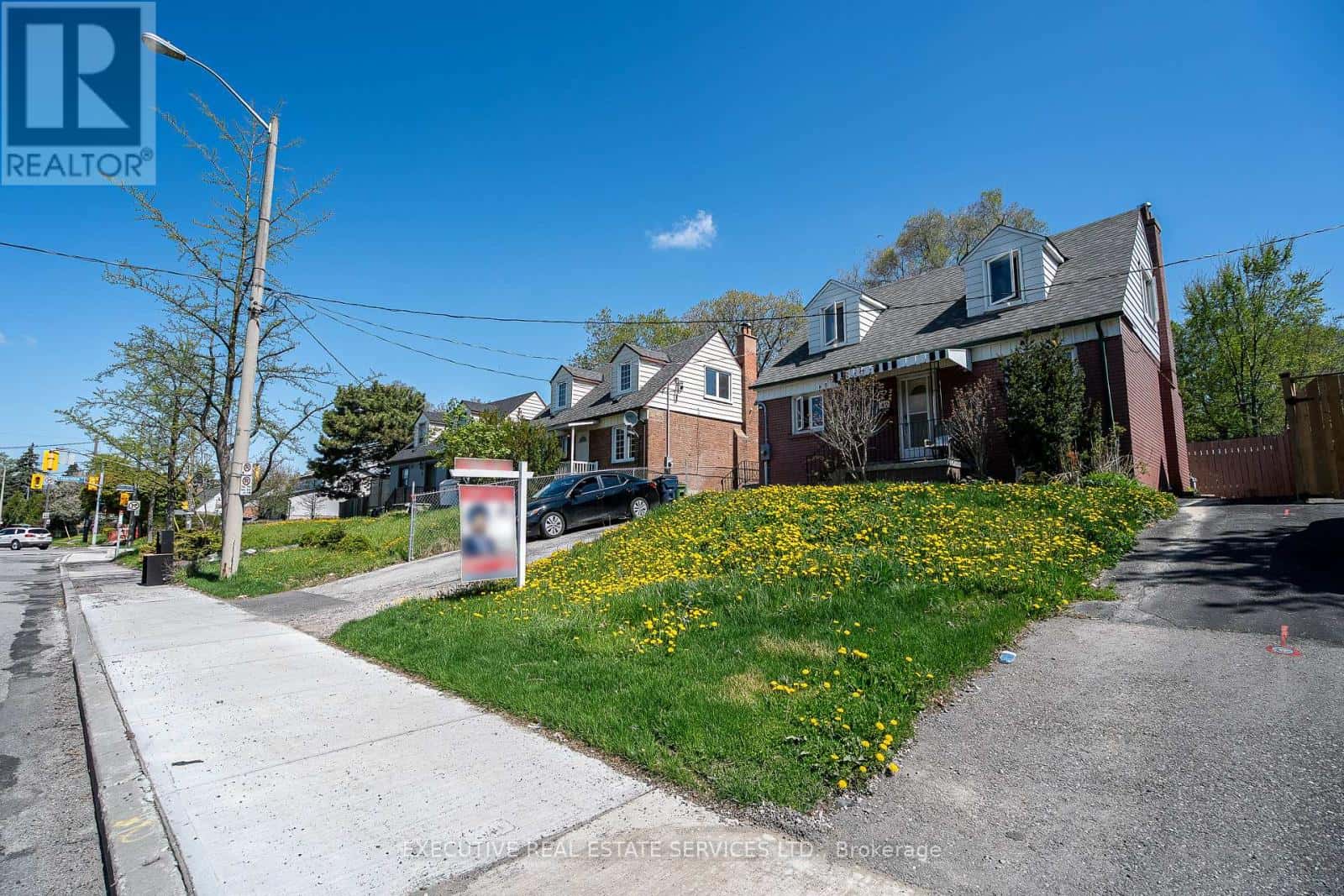 49 TRETHEWEY DRIVE — Toronto (Beechborough-Greenbrook), Ontario - Photo 3 of 40