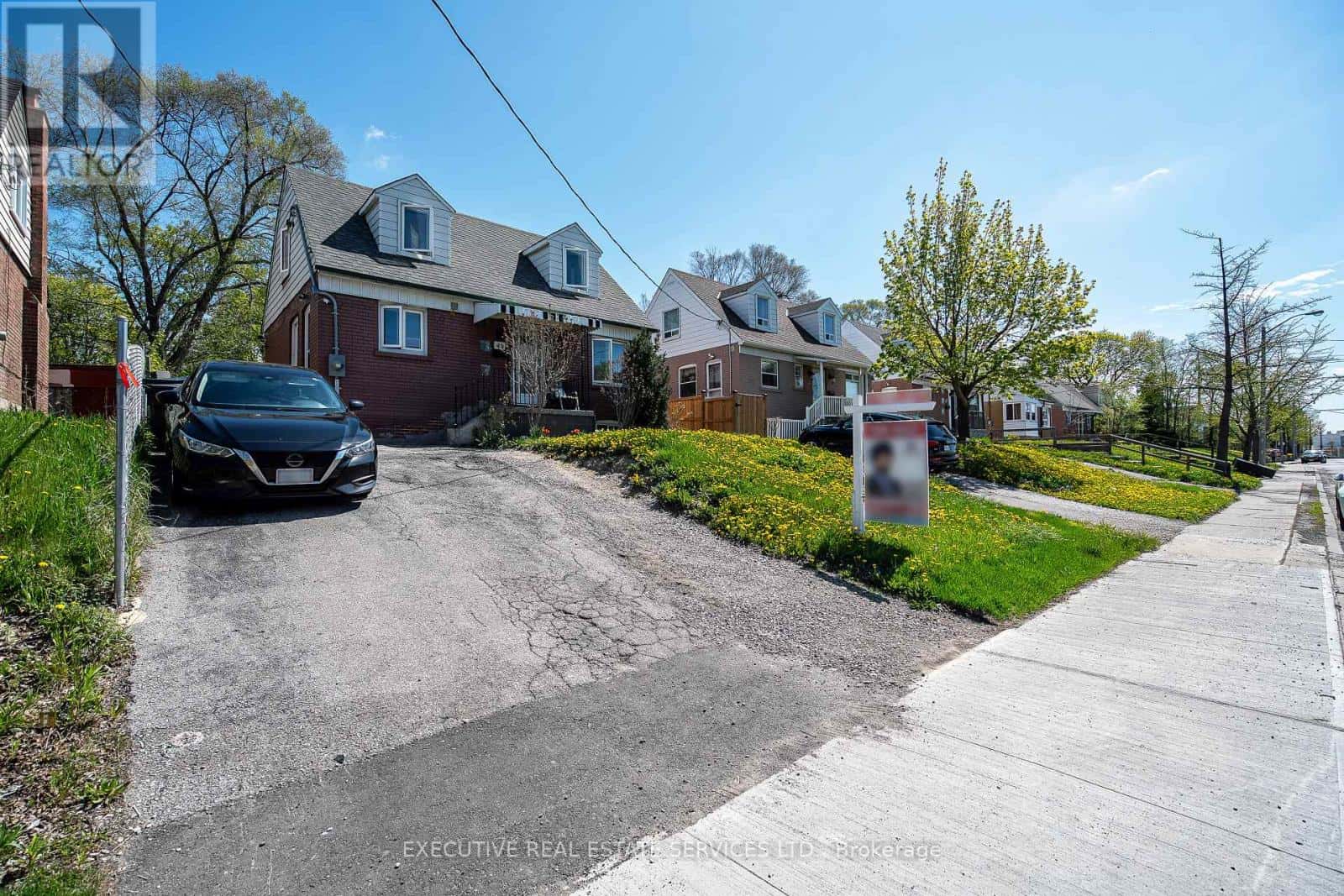 49 TRETHEWEY DRIVE — Toronto (Beechborough-Greenbrook), Ontario - Photo 4 of 40