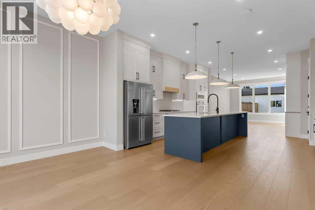 1135 41 Street SW — Calgary, Alberta - Photo 4 of 46