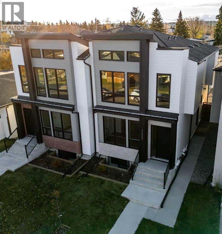 1135 41 Street SW — Calgary, Alberta - Photo 2 of 46