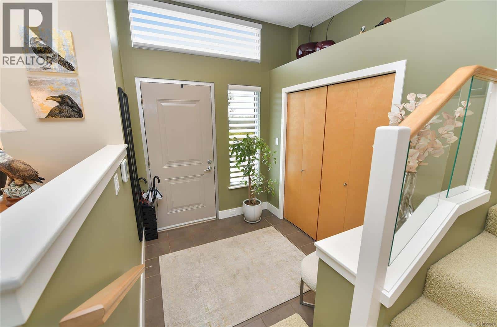 5336 Sayward Hill Cres — Saanich, British Columbia - Photo 5 of 66