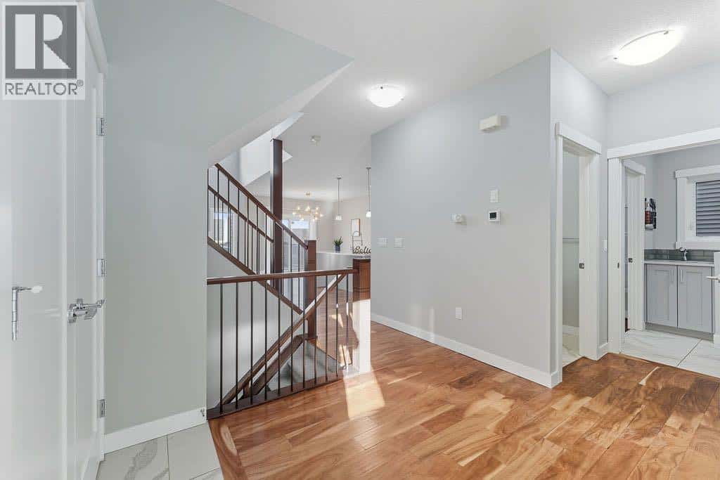 240 Nolanhurst Crescent NW — Calgary, Alberta - Photo 5 of 42