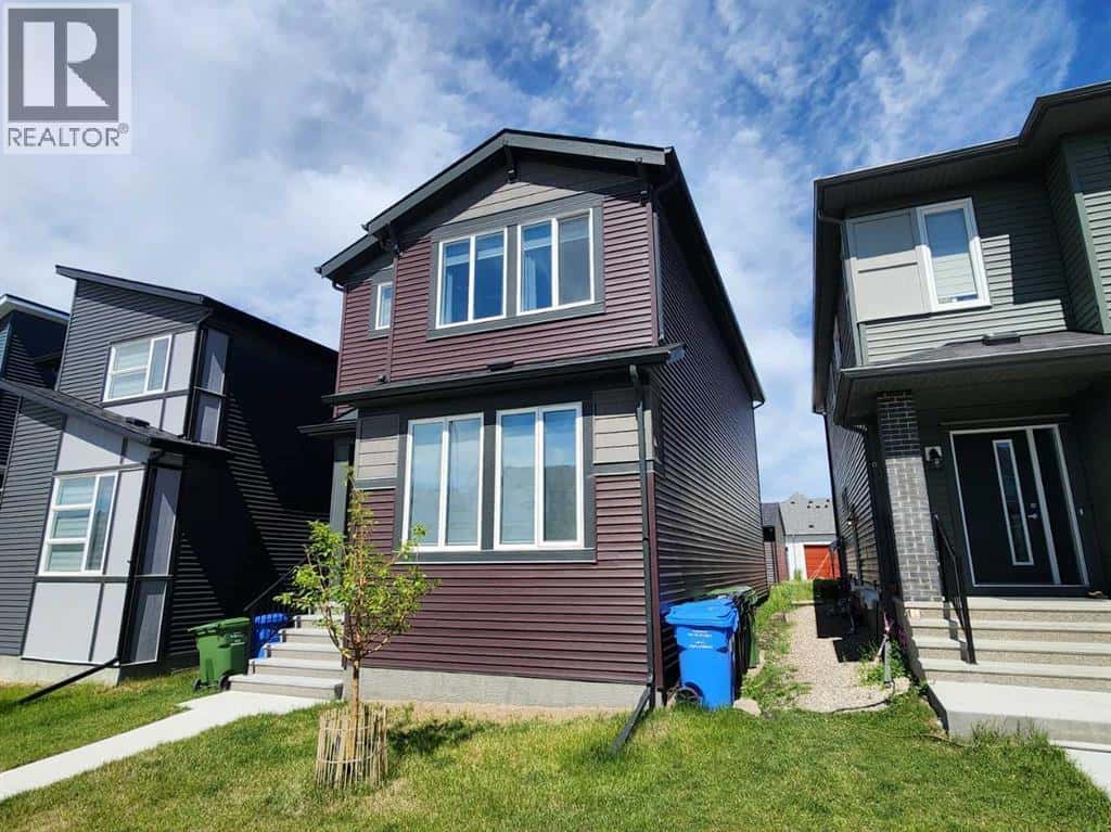 292 Lucas Boulevard NW — Calgary, Alberta - Photo 3 of 43