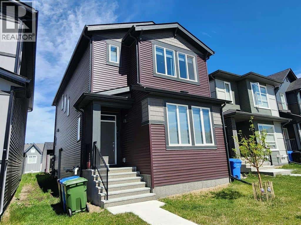 292 Lucas Boulevard NW — Calgary, Alberta - Photo 2 of 43