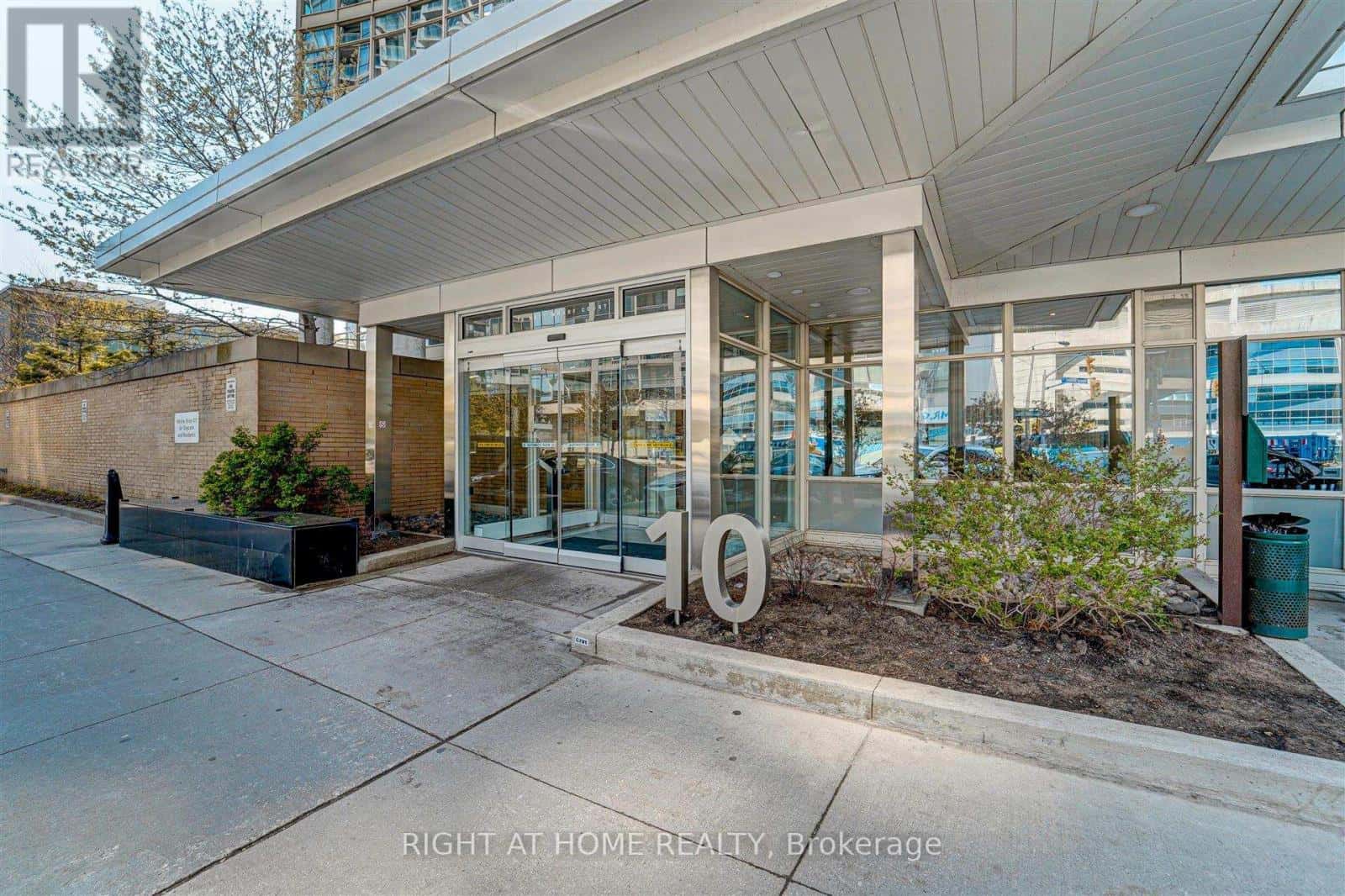 2001 - 10 NAVY WHARF COURT — Toronto (Waterfront Communities), Ontario - Photo 5 of 37