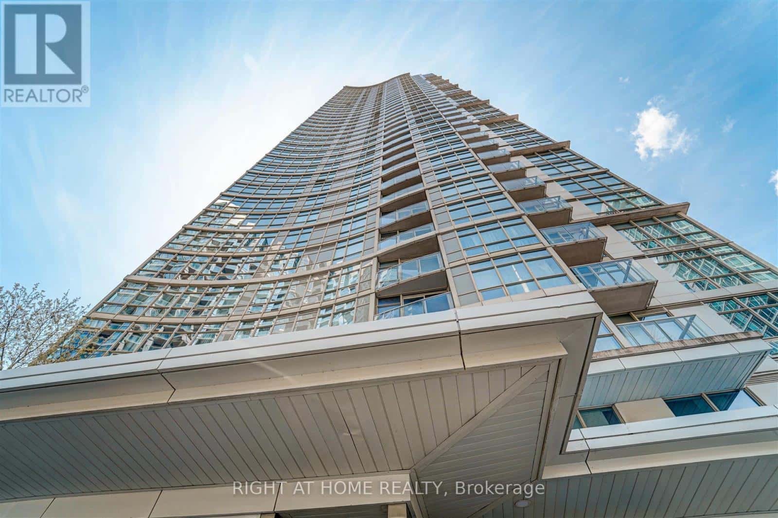 2001 - 10 NAVY WHARF COURT — Toronto (Waterfront Communities), Ontario - Photo 4 of 37