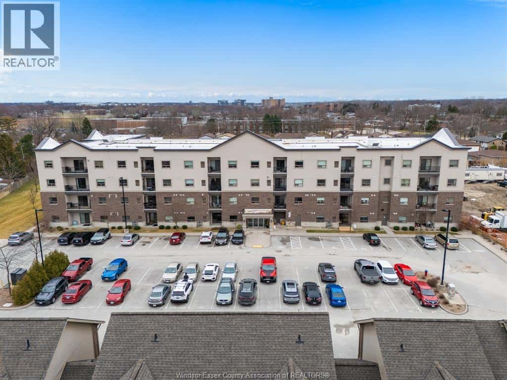 8475 Wyandotte STREET East Unit# 111 — Windsor, Ontario - Photo 2 of 38