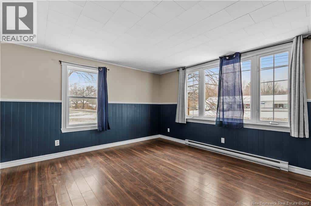 124 Riverside Drive — Fredericton, New Brunswick - Photo 4 of 28