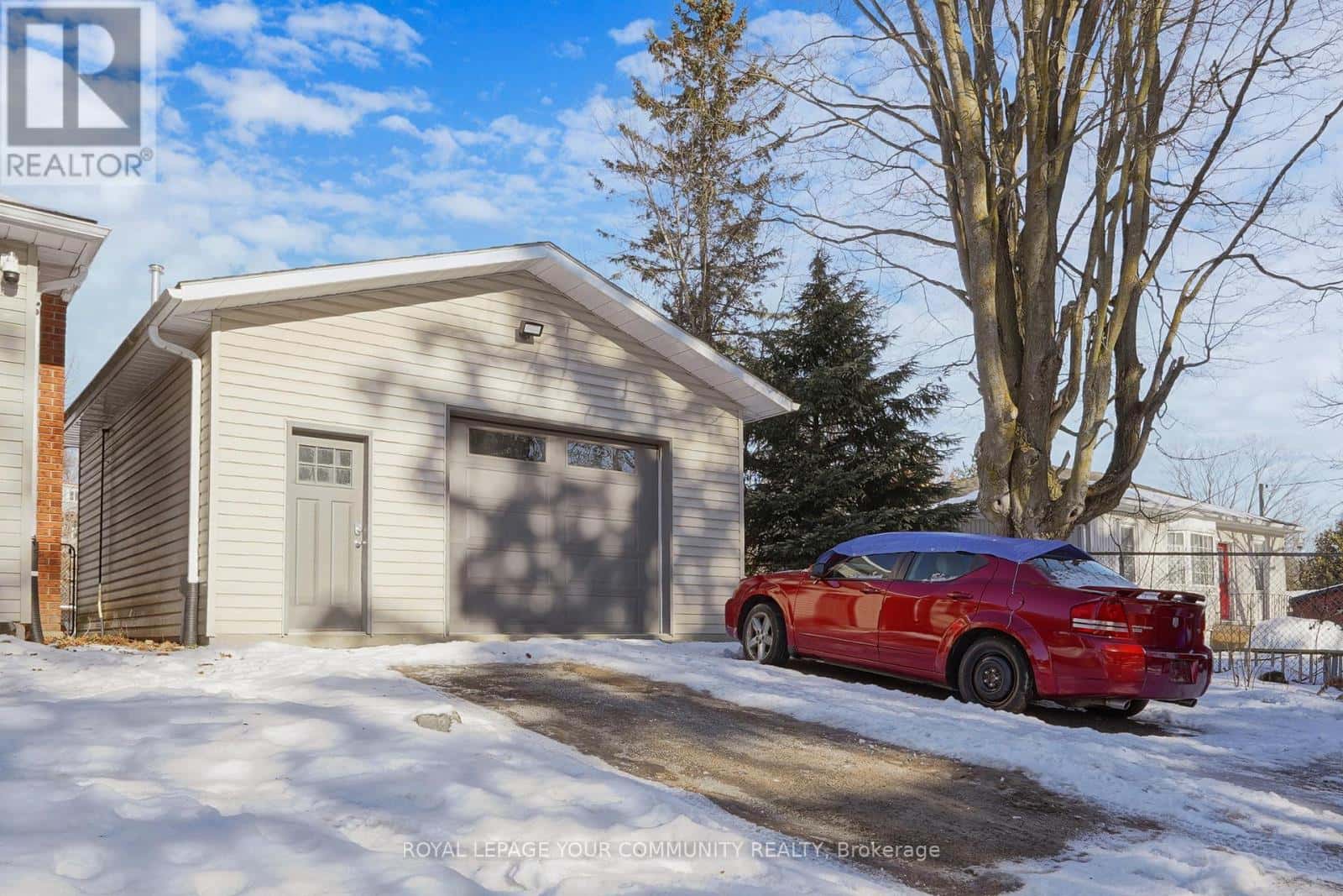 8 VICTOR DRIVE — Whitchurch-Stouffville, Ontario - Photo 4 of 44