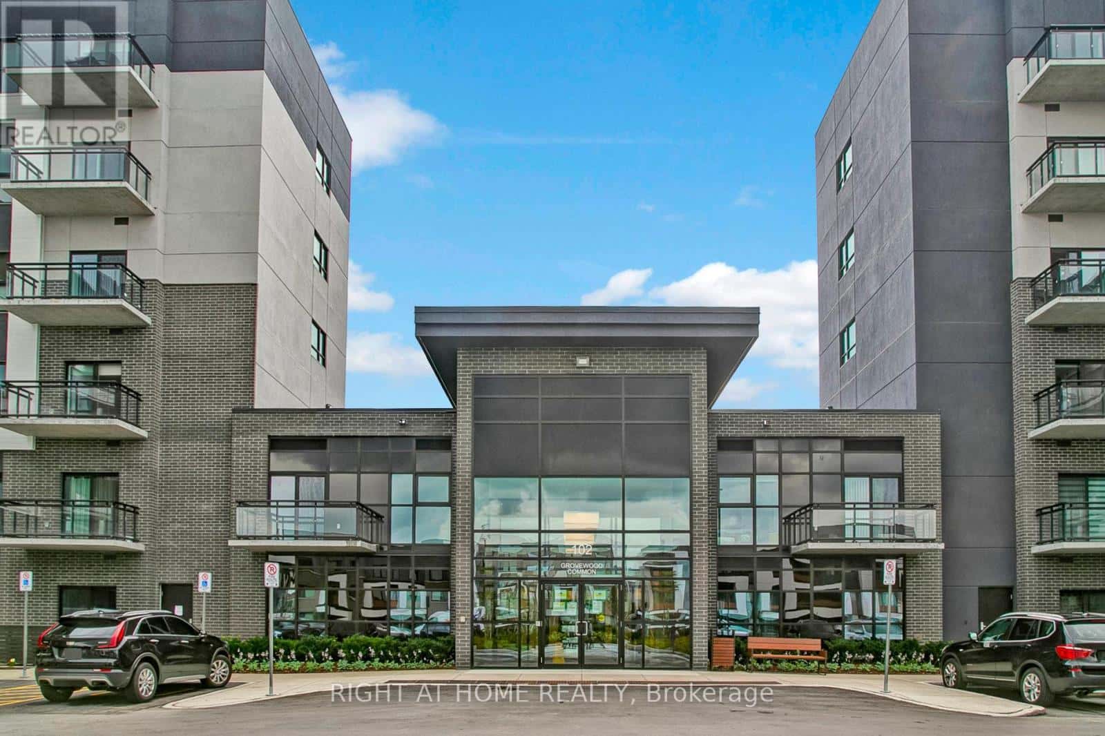 603 - 102 GROVEWOOD COMMON — Oakville (GO Glenorchy), Ontario - Photo 2 of 42