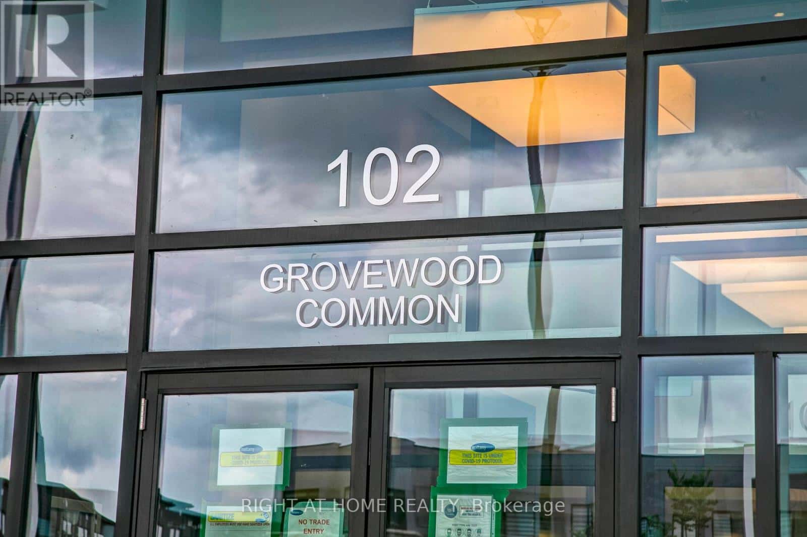 603 - 102 GROVEWOOD COMMON — Oakville (GO Glenorchy), Ontario - Photo 3 of 42