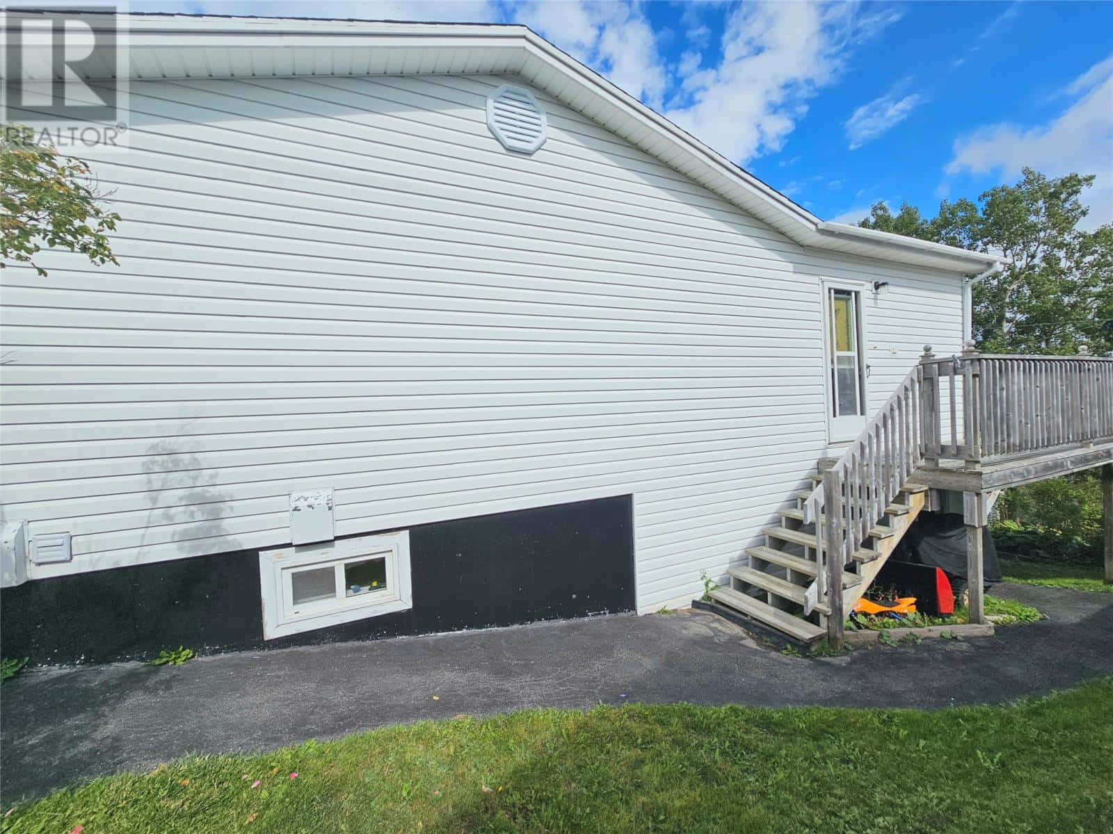 52 Atlantic Avenue — Corner Brook, Newfoundland & Labrador - Photo 2 of 28