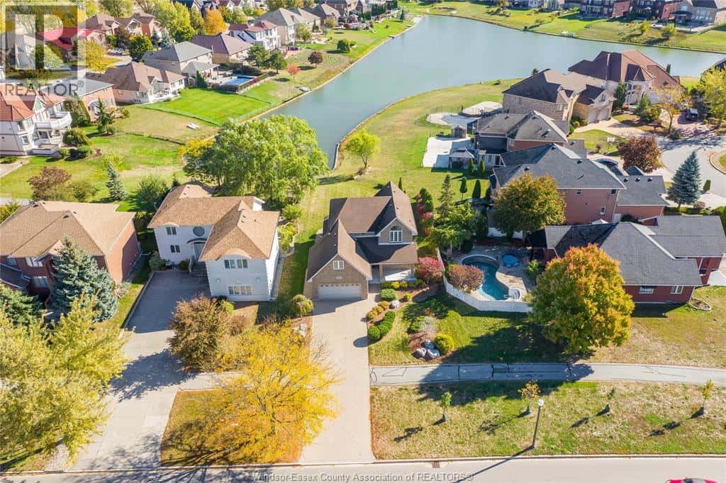 5023 SOUTHWOOD LAKES BOULEVARD — Windsor, Ontario - Photo 2 of 45