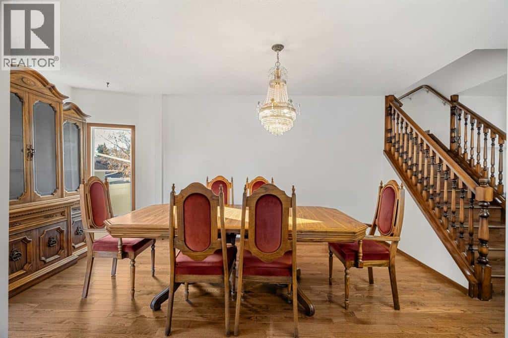 720 Parkvalley Road SE — Calgary, Alberta - Photo 5 of 45