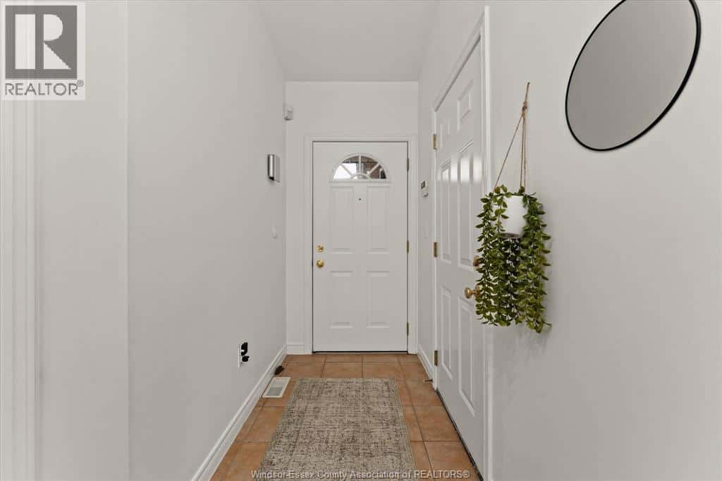 3772 PRAIRIE COURT — Windsor, Ontario - Photo 4 of 33