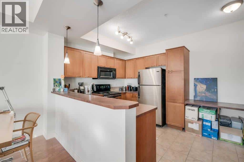 301, 208 Holy Cross Lane SW — Calgary, Alberta - Photo 5 of 25