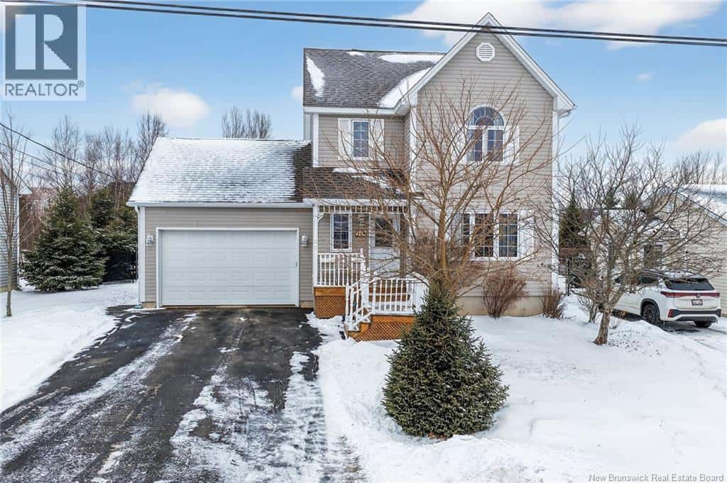 51 Hampton Street — Moncton, New Brunswick - Photo 2 of 50