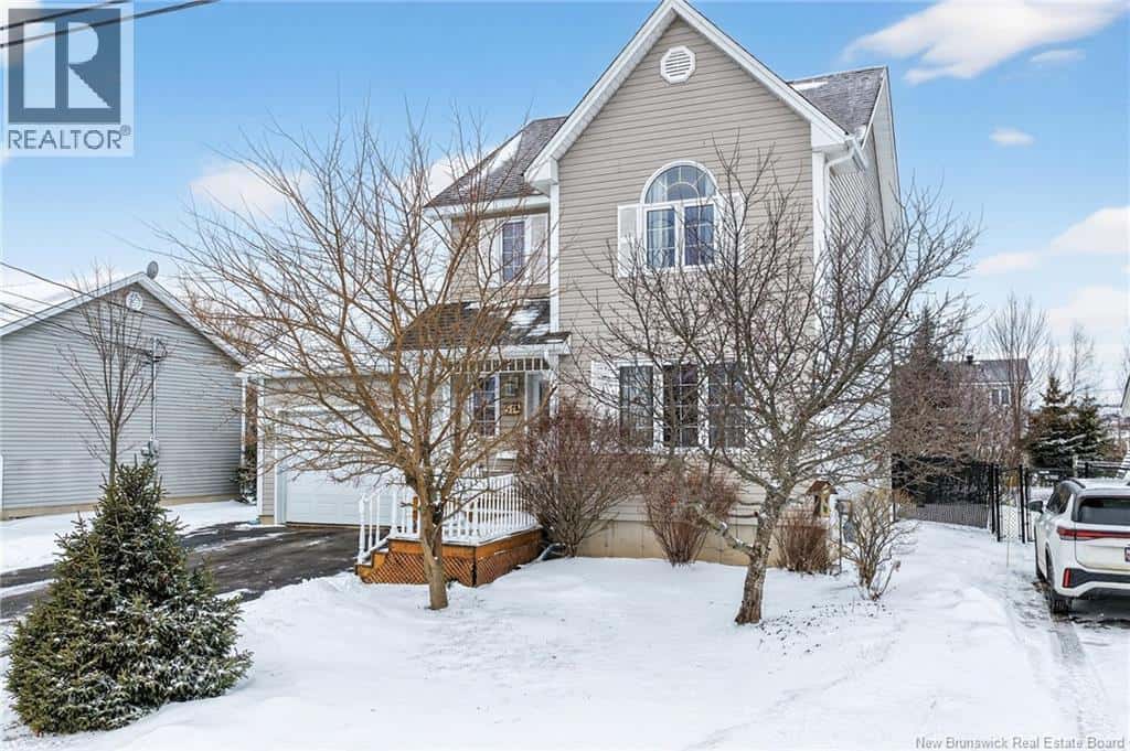 51 Hampton Street — Moncton, New Brunswick - Photo 3 of 50