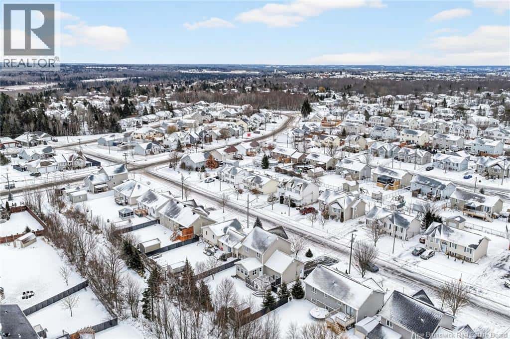 51 Hampton Street — Moncton, New Brunswick - Photo 5 of 50