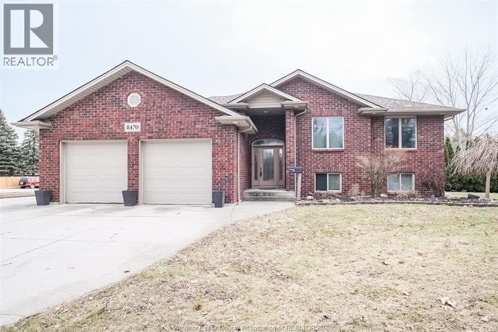 8470 MALDEN — LaSalle, Ontario - Main photo