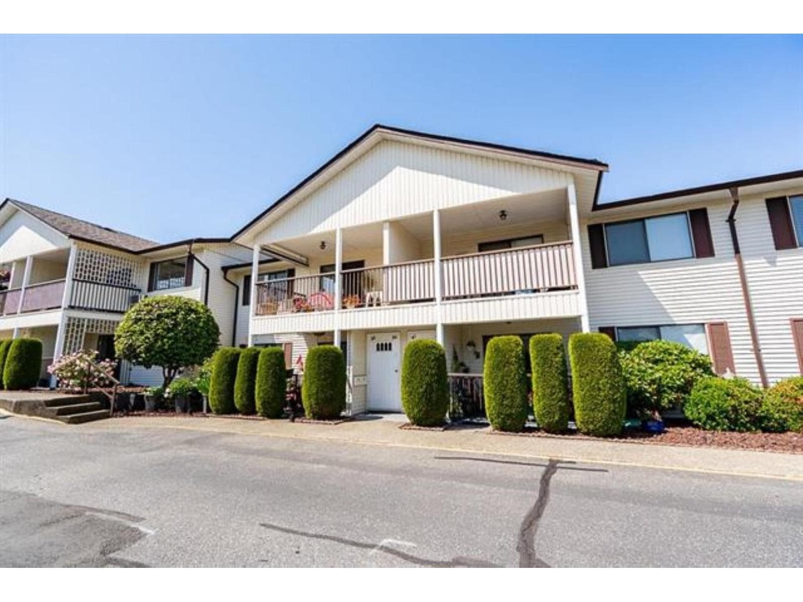 8 32959 GEORGE FERGUSON WAY — Abbotsford, British Columbia - Main photo