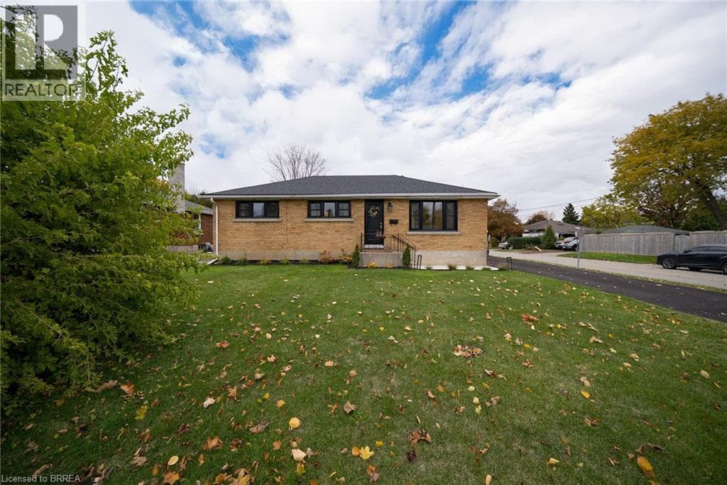 37 ROWANWOOD Avenue — Brantford, Ontario - Main photo