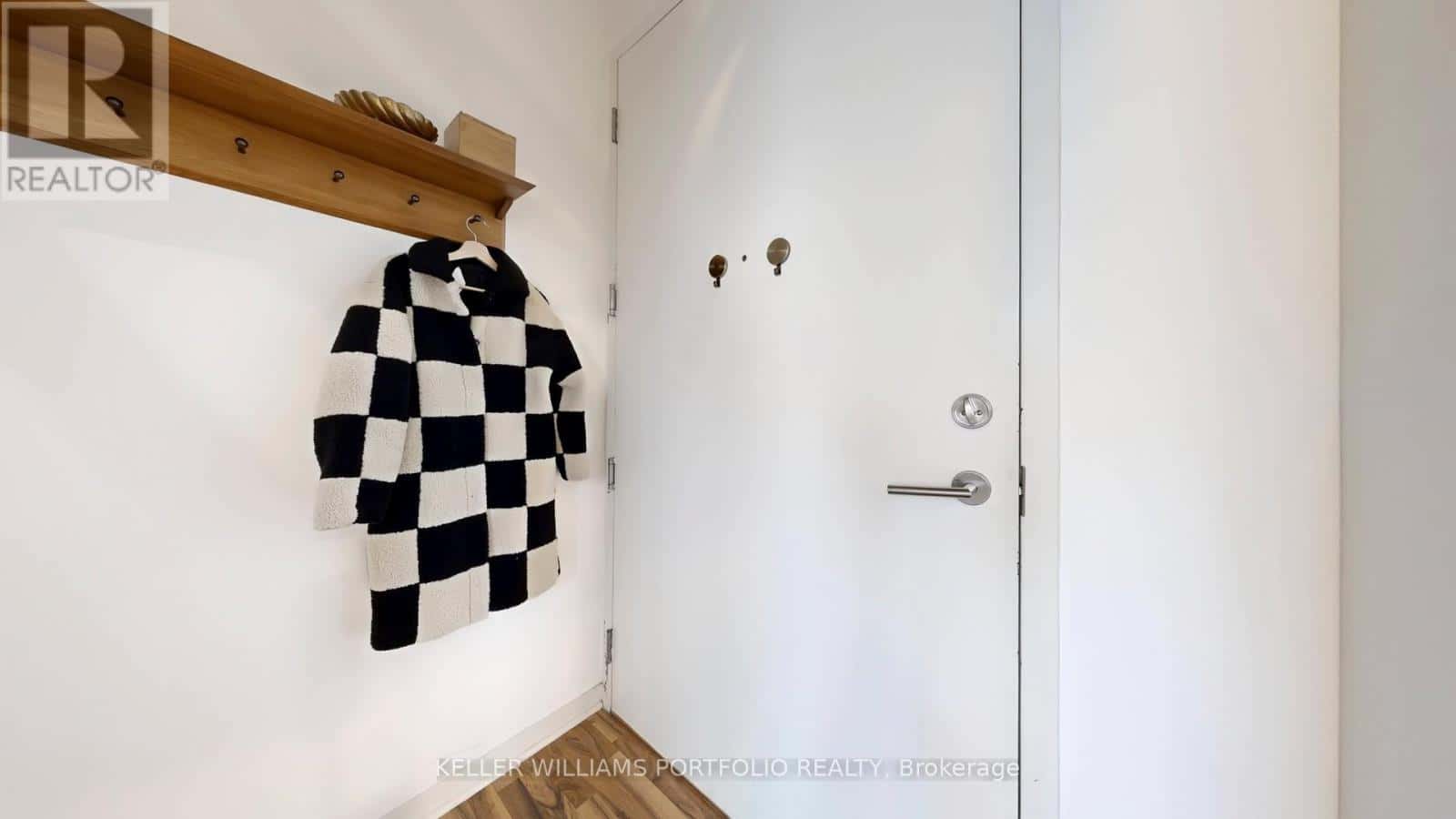 401 - 736 DUNDAS STREET E — Toronto (Regent Park), Ontario - Photo 4 of 19