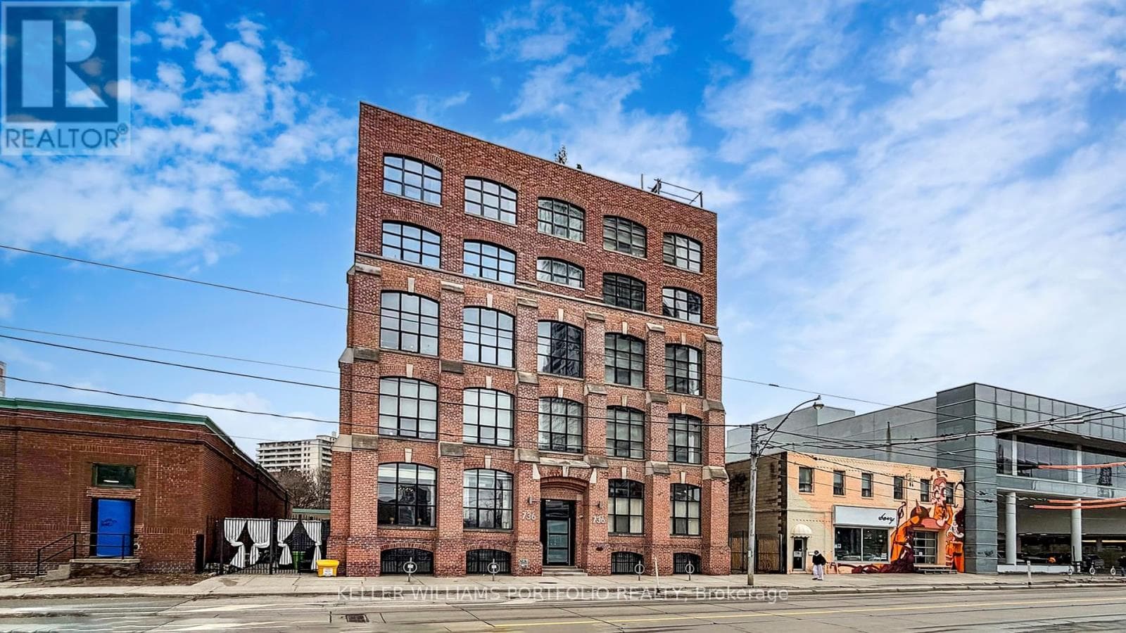 401 - 736 DUNDAS STREET E — Toronto (Regent Park), Ontario - Main photo