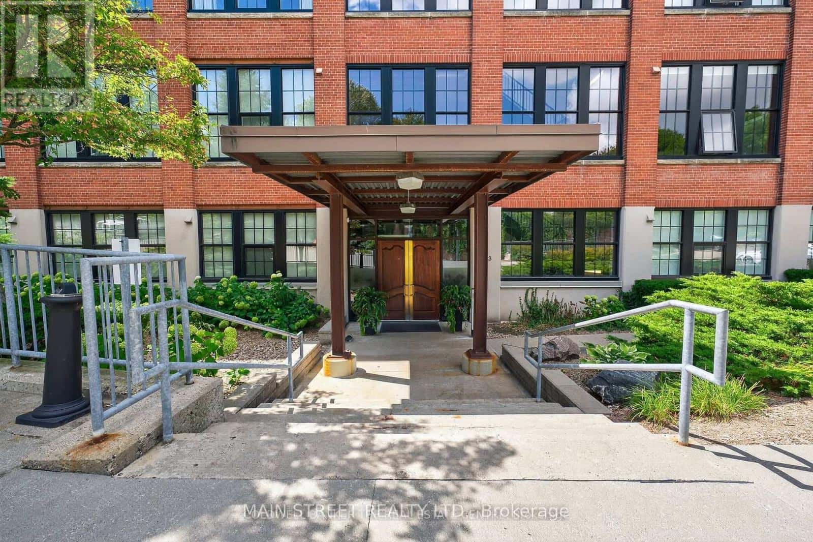 318 - 543 TIMOTHY STREET — Newmarket (Central Newmarket), Ontario - Photo 3 of 35