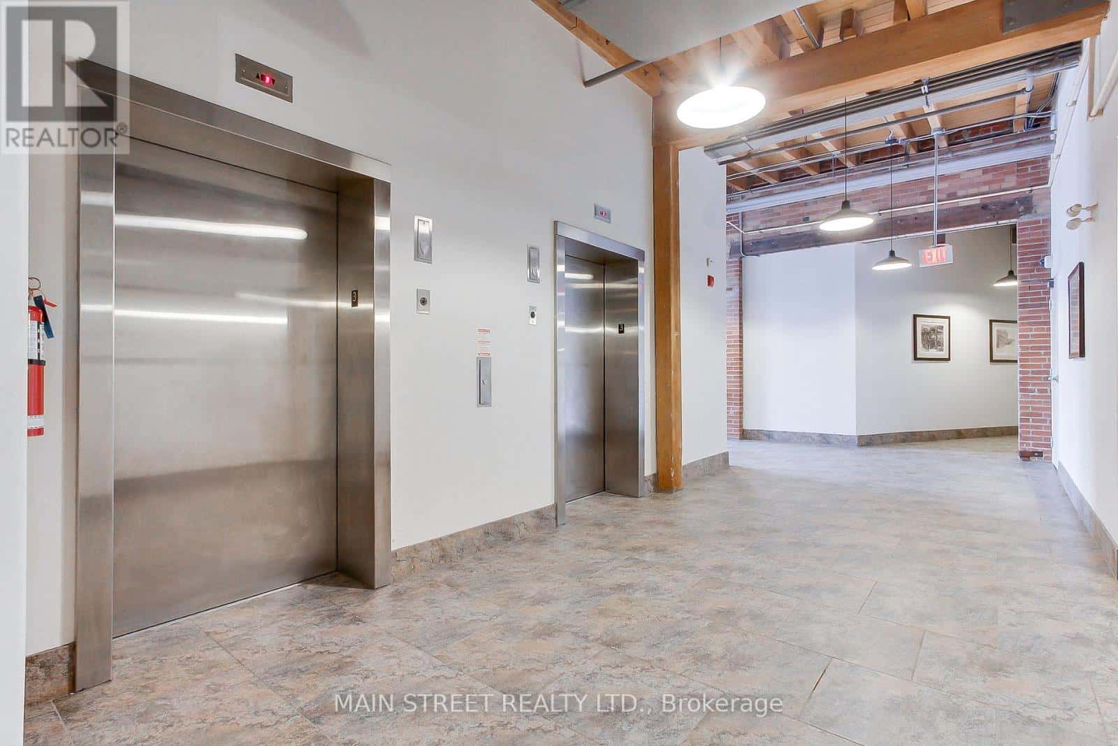 318 - 543 TIMOTHY STREET — Newmarket (Central Newmarket), Ontario - Photo 4 of 35