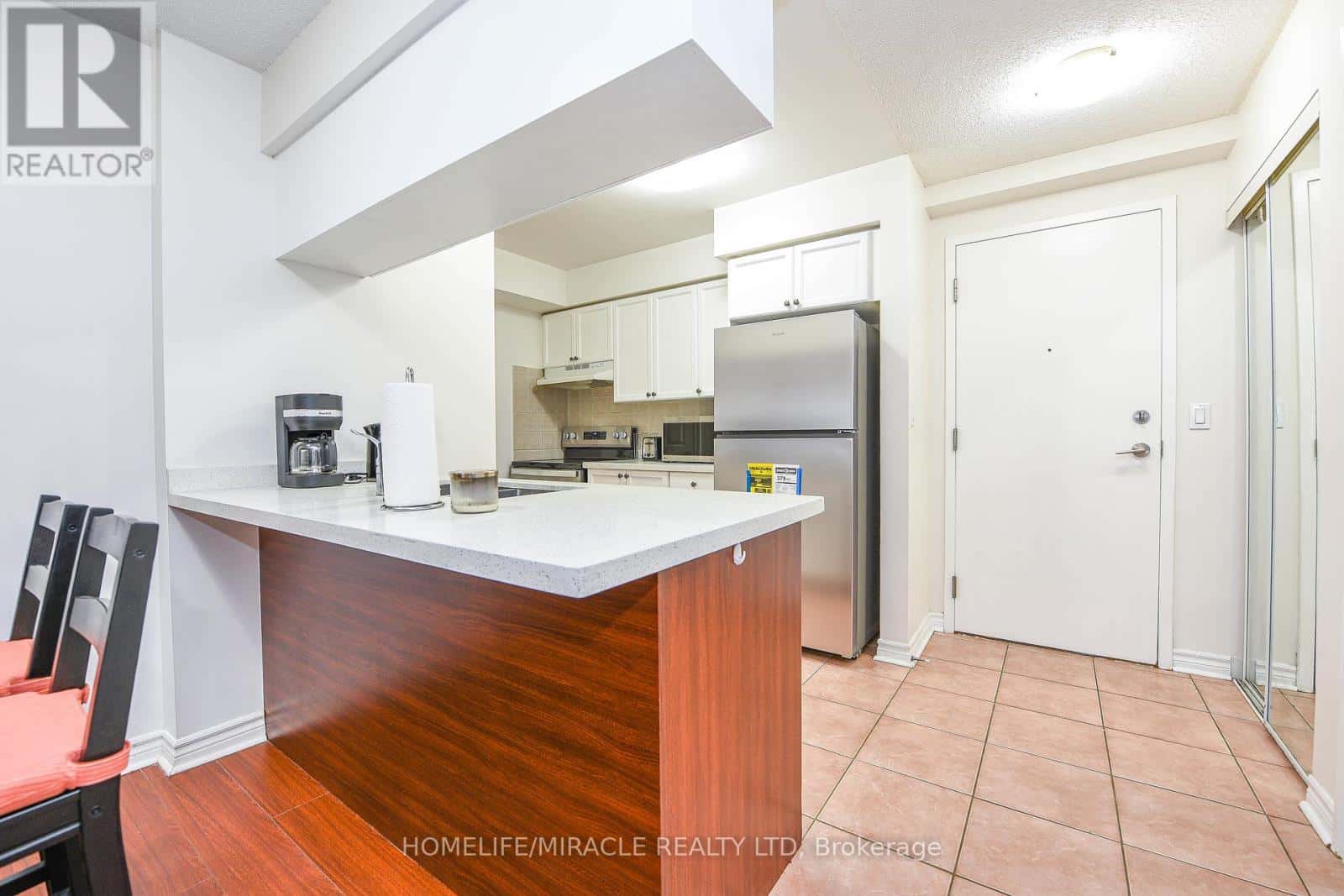 1922 - 3888 DUKE OF YORK BOULEVARD — Mississauga (City Centre), Ontario - Photo 5 of 50