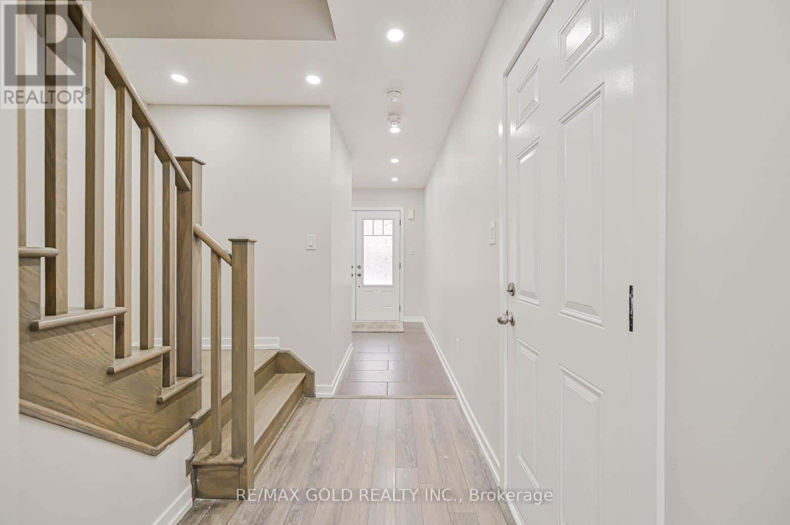 94 GOLDEN SPRINGS DRIVE — Brampton (Northwest Brampton), Ontario - Photo 5 of 41