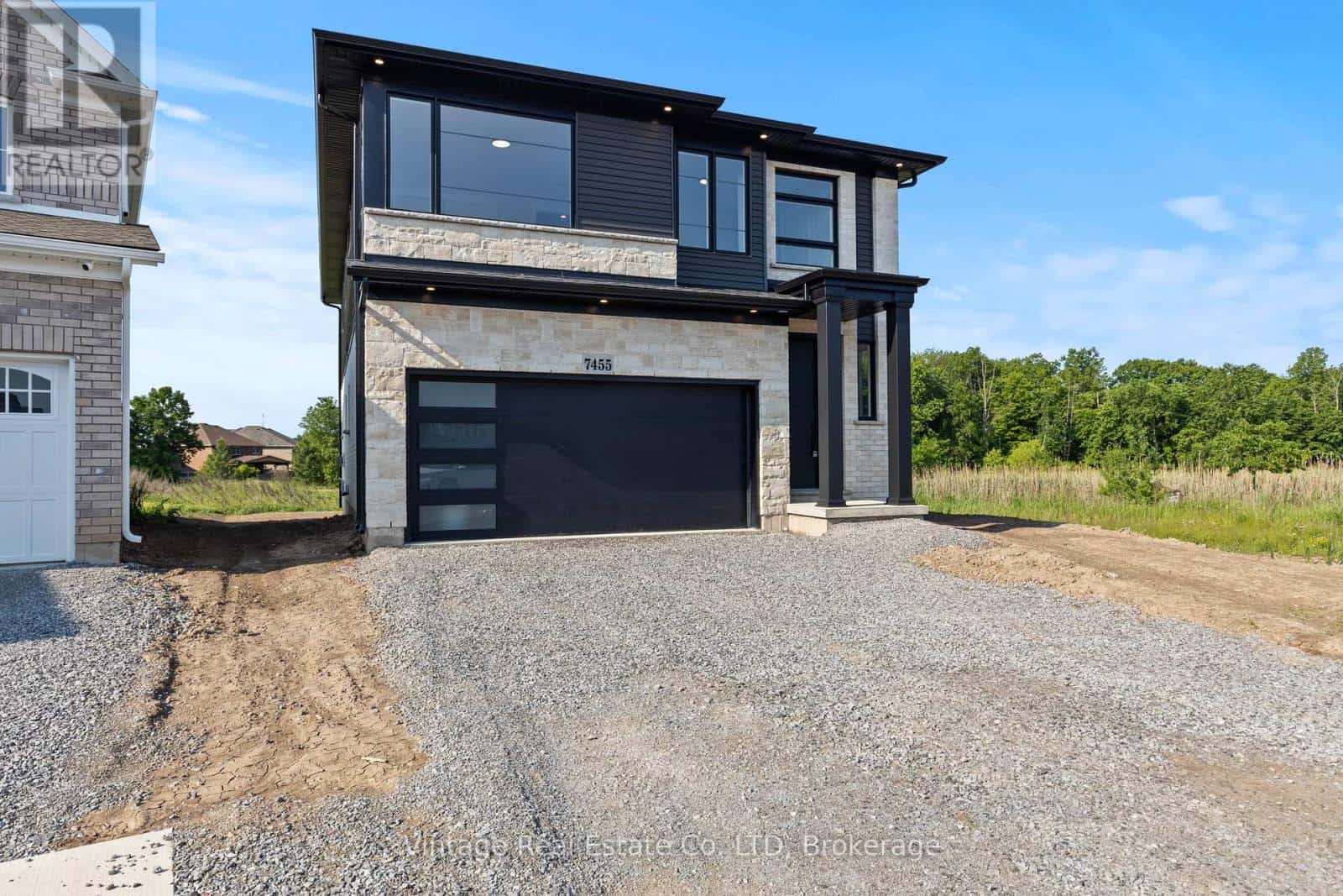 7455 MAJESTIC TRAIL — Niagara Falls (Brown), Ontario - Photo 2 of 30