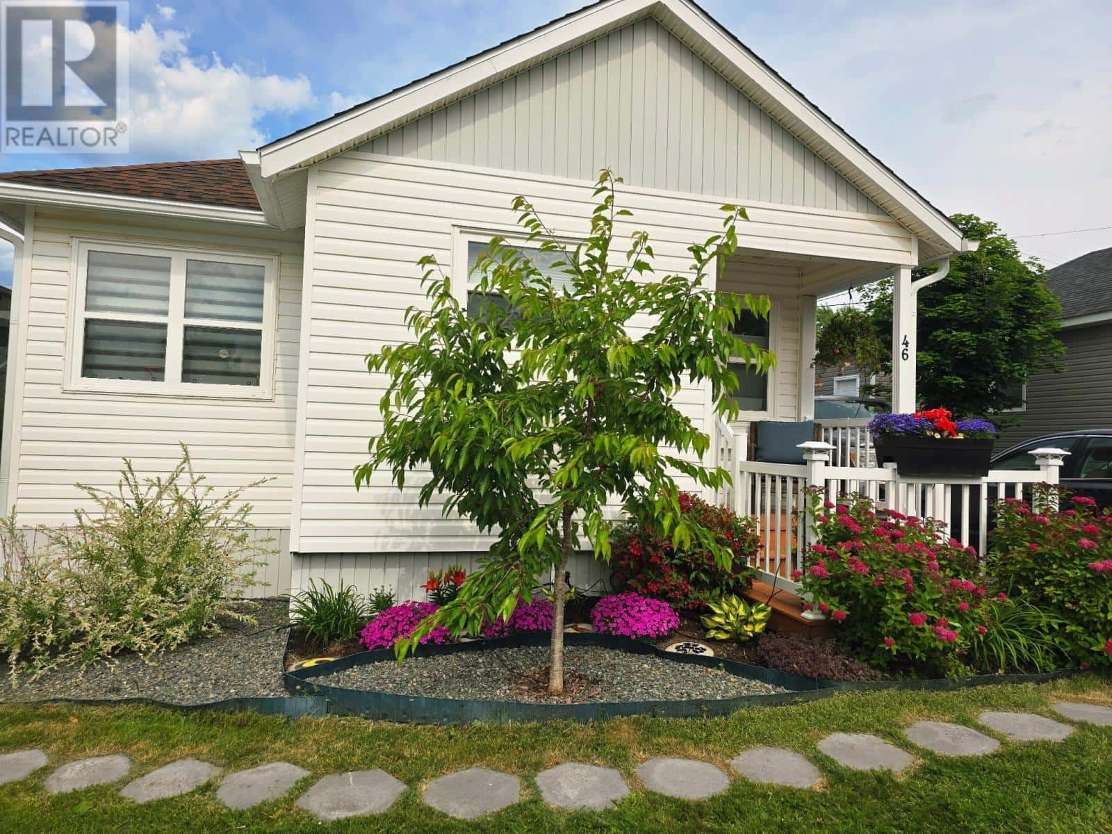 46 Beaumont Avenue — Grand Falls-Windsor, Newfoundland & Labrador - Photo 2 of 41